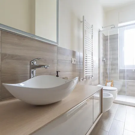 Stylish Porta Romana With Terrace 밀라노